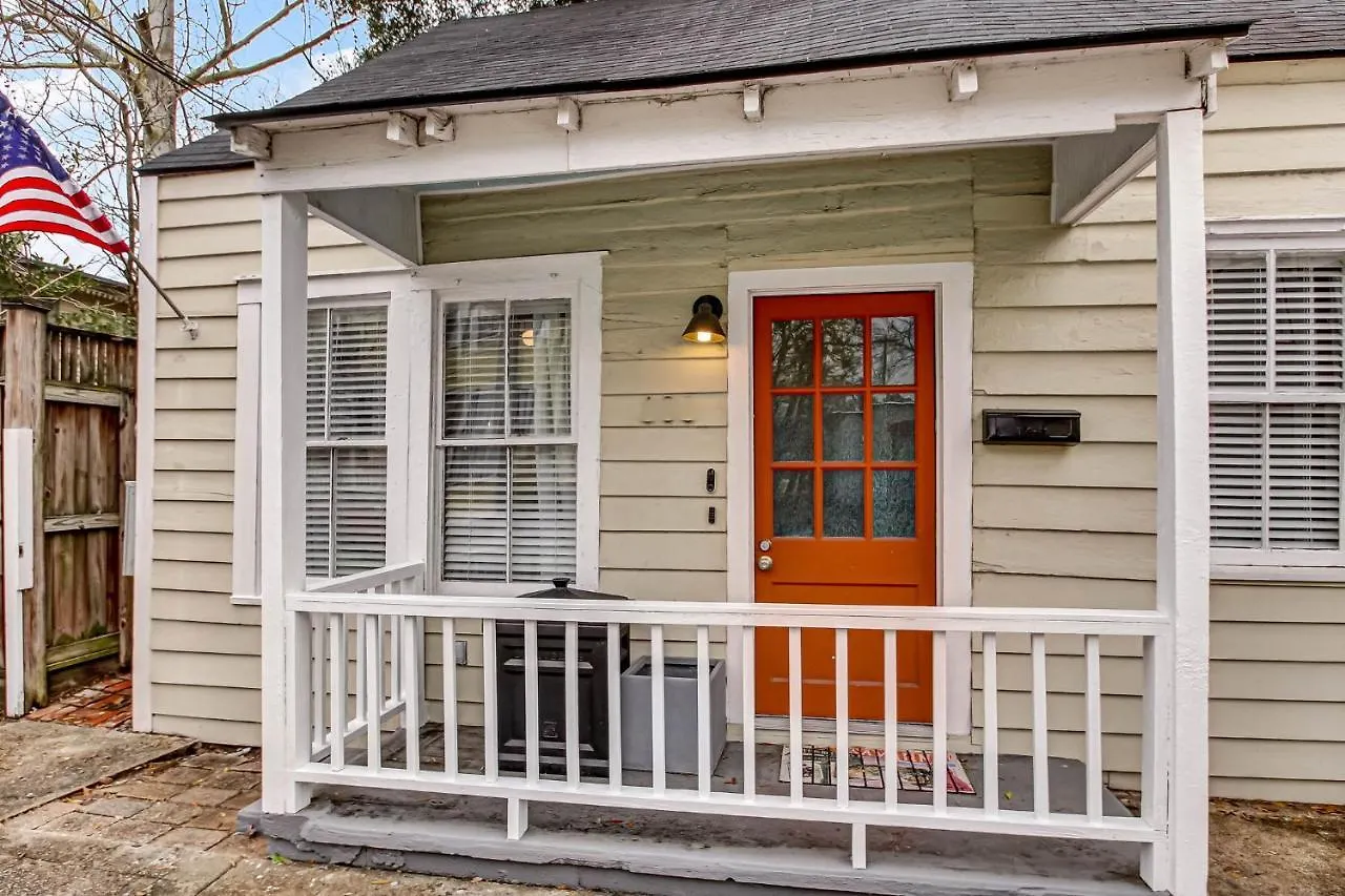 Historic 1892 Savannah Cottage Near Forsyth Park 0*,