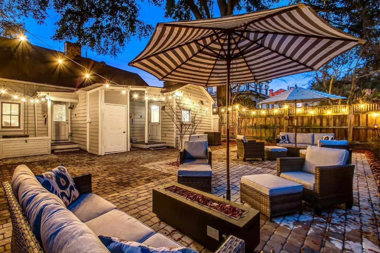 Historic 1892 Savannah Cottage Near Forsyth Park Tatil Evi